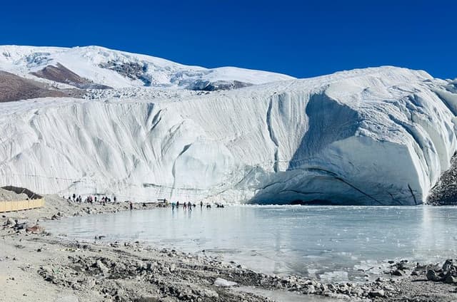 One Day Karakoram Highway Adventure Lakes and Glaciers