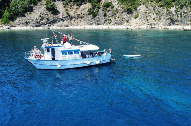 Fishing on the Island of Elba with lunch on board