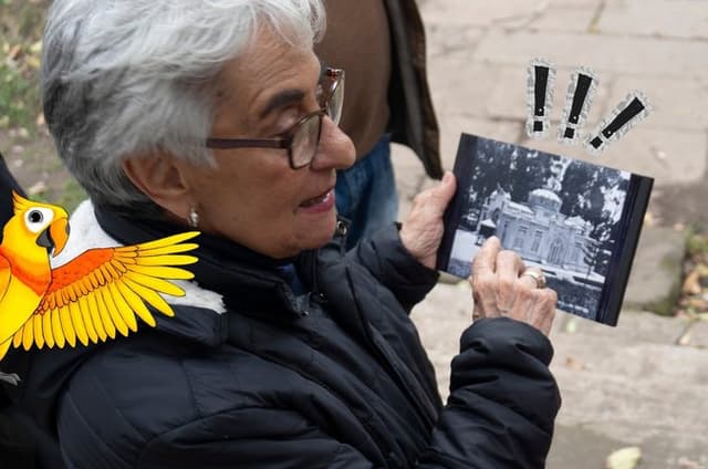 Bogotá: Walking Granny tour In Bogotá's City Center