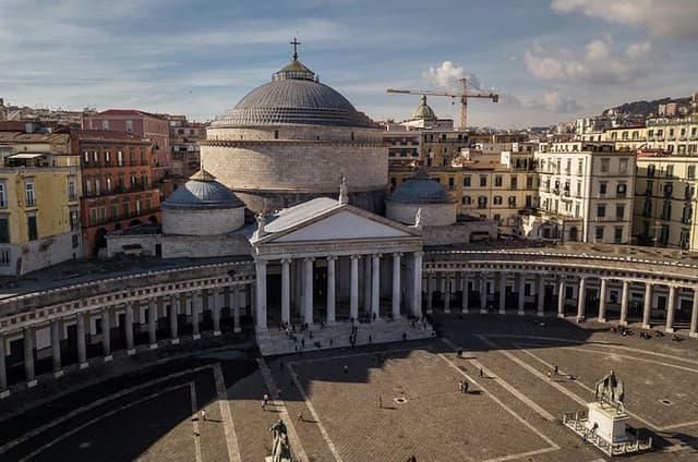 Naples Highlights and Underground Private Walking Tour