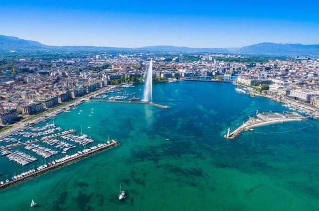Geneva Panoramic E-bike Tour and Michelin Star Fish Restaurant