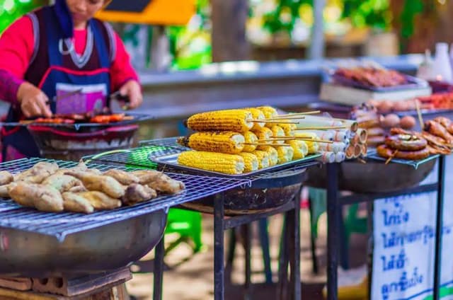 3hr Food Crawl in Valparaiso Markets Hills and Coastal Flavors