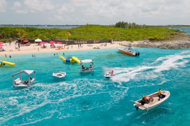 Nassau Swimming Pigs: Snorkeling, Lunch & Private Beach Club