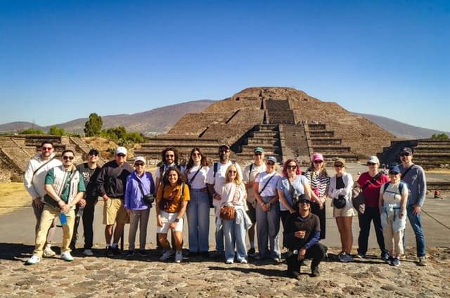 Teotihuacan Pyramids VIP Tour – No Commercial Stops