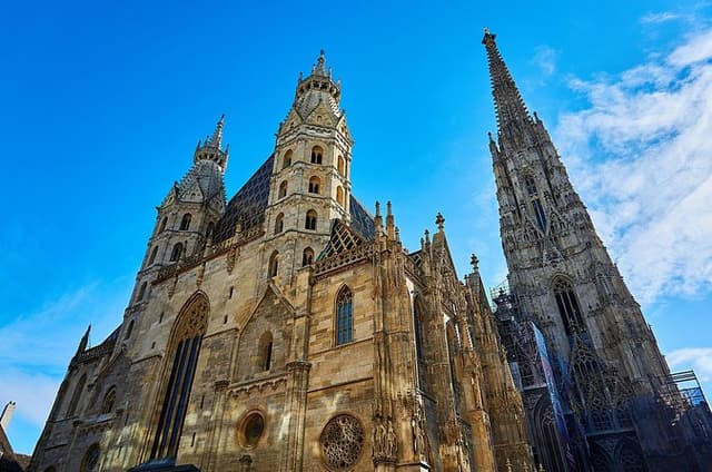 From Empire to Cathedral: Vienna Old Town Walking Tour