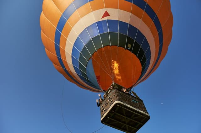 Semi-private tour: Hot Air Balloon Flight & Pottery Master Made
