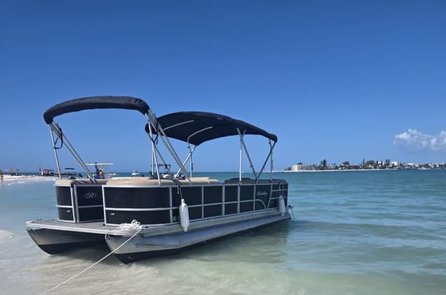 3 Hours Pontoon Private Boat Tour