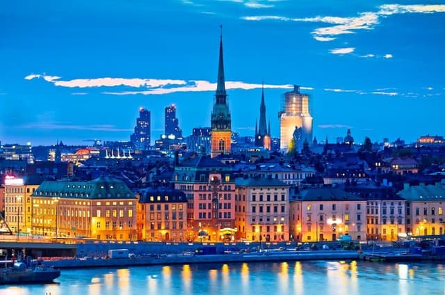 Private Shore Evening Cruise Tour on Göteborg’s Waterways