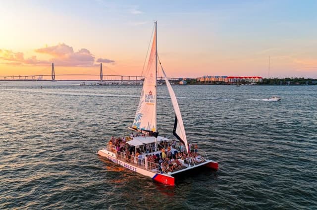 Wednesday Happy Hour Sunset Sail - Drinks Included
