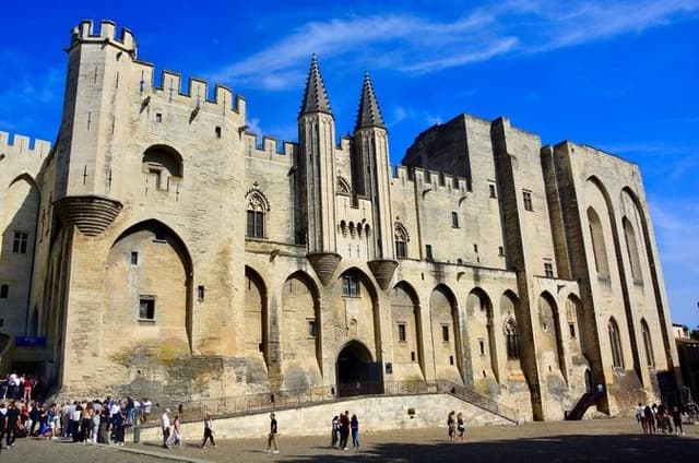 Avignon, Chateauneuf-du-Pape & Saint Remy de Provence private day