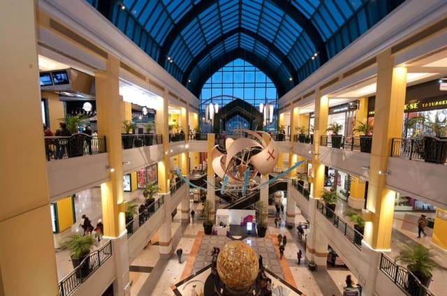 Lisbon Luxury Shopping Private VIP Full Day Tour