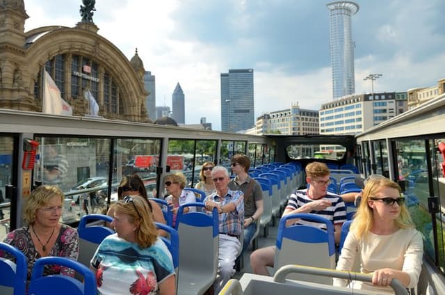 Frankfurt Evening Tour with Live Guide