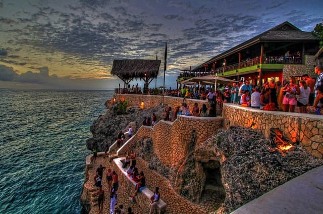 Seven Mile Beach and Rick's Cafe Sunset Tour in Negril Jamaica
