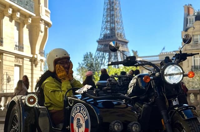 Side-car Paris Visit with a River Cruise
