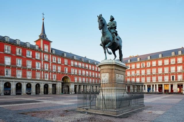 Historical Tour of Madrid in French
