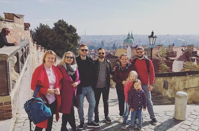 DeLuxe Tour:Prague Castle, Strahov Library, Treats, Tram & Cruise
