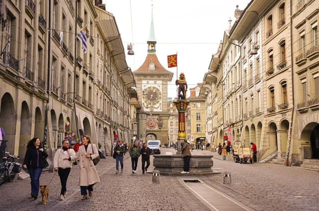 Discover Bern, Understand Switzerland Walking Tour