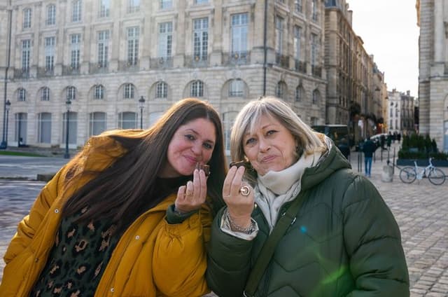 Bordeaux Afternoon Food Tour : Sweets, Wine and Cheese
