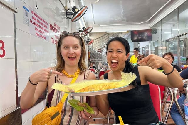 Saigon Street Food & Hidden Alleys on Motorbike– 7/9/12 Tastings