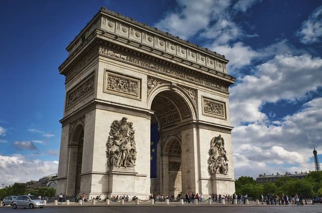 Paris in a day: Louvre, Sainte Chapelle, Pantheon, etc.