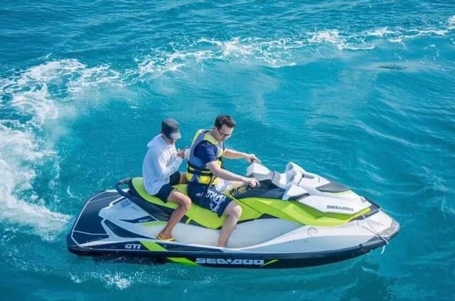 Sanya Phoenix Island Luxury Yacht Outing Tour 3 hours