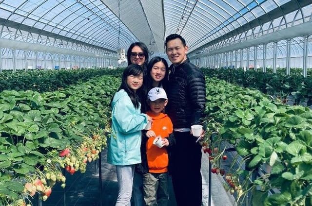 All You Can Eat Strawberry Picking in Izumisano Osaka