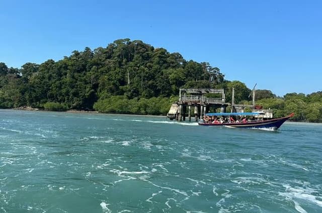 Langkawi Hidden Islands Discovery Cruise with Pickup