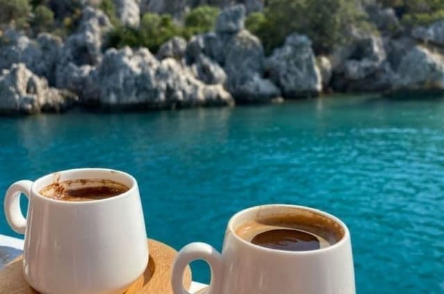 Istanbul Guided Bosphorus Afternoon Cruise with Turkish Coffee