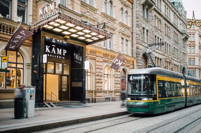 Private VIP Guided Helsinki City Tour (snacks & water incl)