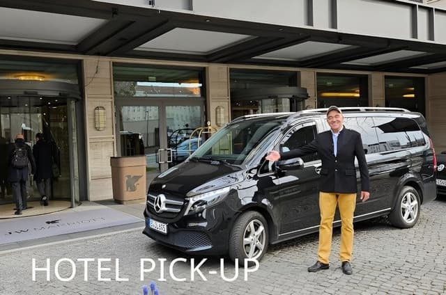 Private Half-Day Berlin Sightseeing Tour with a Minivan Including Short City Walks
