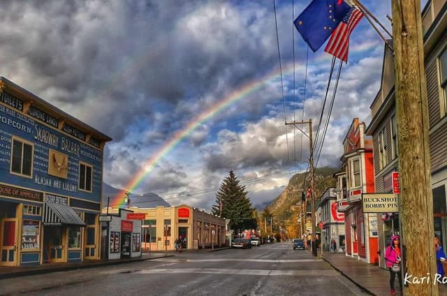 Skagway Scenic Tour Gold Rush History and Waterfalls