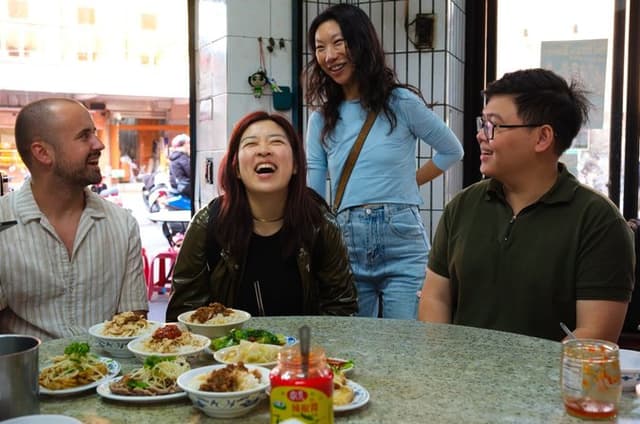 Taipei: After Dusk Food Tours with Drinks & Night Market Flavors