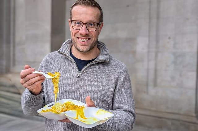 Lunch Food Tour with a Glasgow Chef