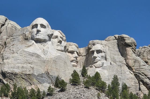 Mt Rushmore, Crazy Horse and Custer State Park Wildlife Loop Tour