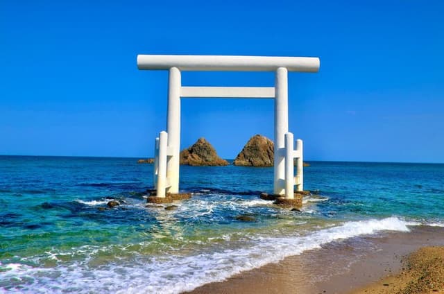 Itoshima and Flower Seaside Park Day Tour from Fukuoka