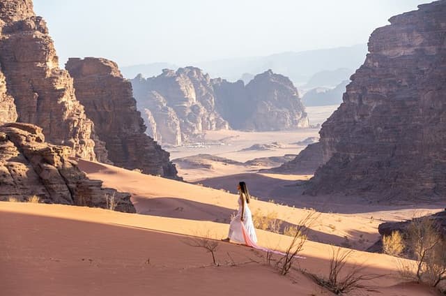 Private Trip to Petra and Wadi Rum Valley of Moon Martian Desert from Amman