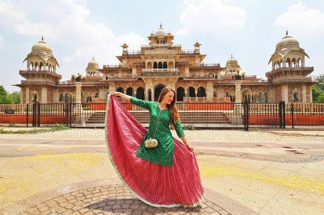 Jaipur Guided Sightseeing Tour with Hidden Gems and Photo Spots