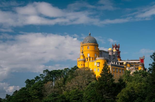 Lisbon: Sintra & Cascais Private Day Trip with Pena Palace Ticket
