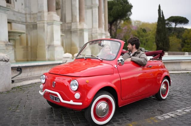 Convertible Fiat 500 Tour in Rome with Professional Photos