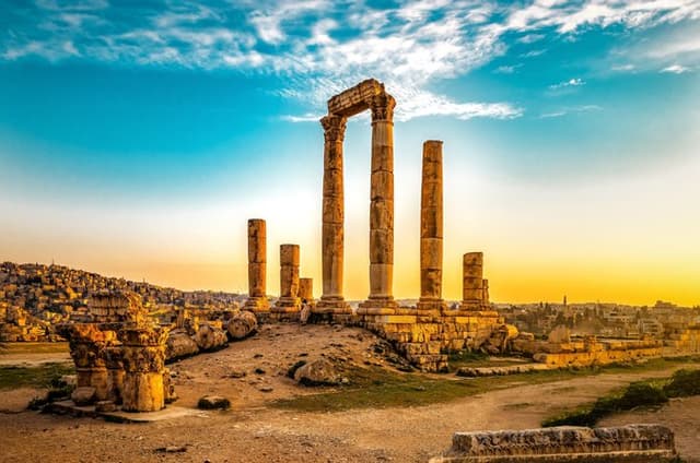 Full-Day Private Ancient and Modern Amman Tour
