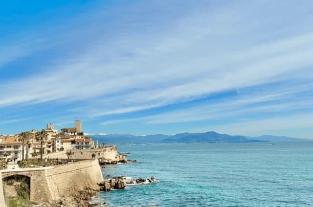 Antibes: Private Walking Tour Market Old Town and Sea Views