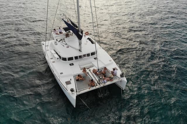 Catamaran Belize with Private Chef and Hol Chan Snorkeling