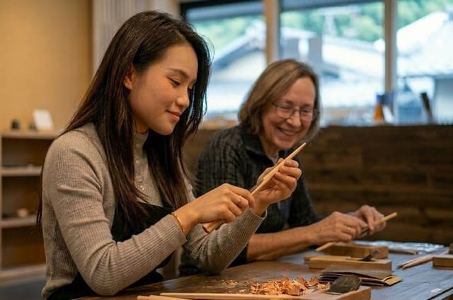 Tokyo : Asakusa Chopsticks Making Class