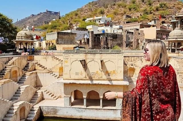Jaipur Full Day Attractions Tour by AC Car with Local Guide