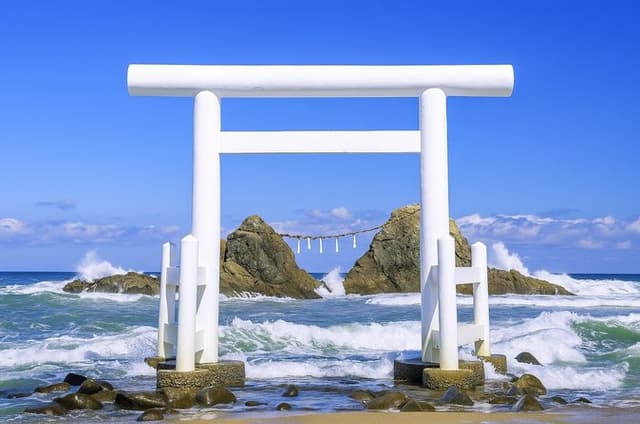 Falls and Forest Day Tour in Itoshima with Seafood BBQ