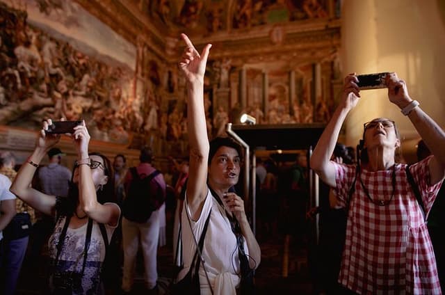 Vatican Evening Tour: the Museums at Their Best I Max 6 People