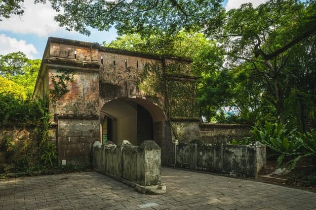 Singapore Fort Canning and Civic District Heritage Walk