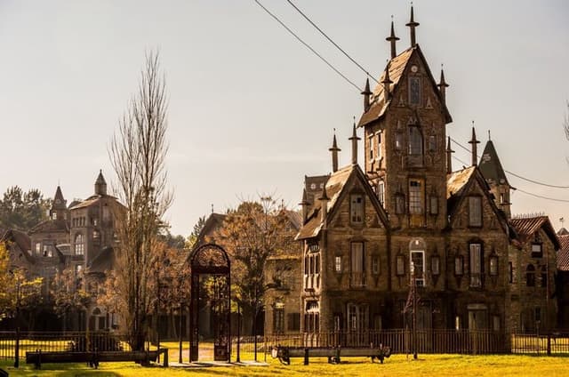 Campanopolis Tour, Visit the Magical and Mysterious Village