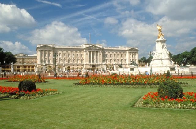 London Highlights Evening Walking Tour