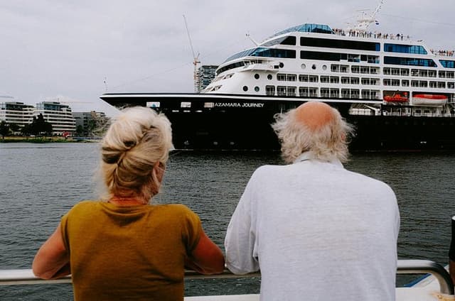 KEF Airport to or from Reykjavik Cruise Port: Private Transfer